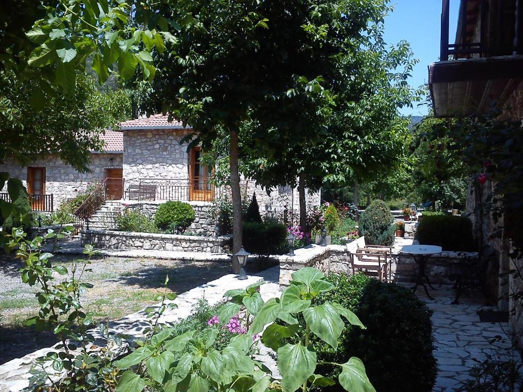 Andrea Sofi Guesthouse Dimitsana Bagian luar foto