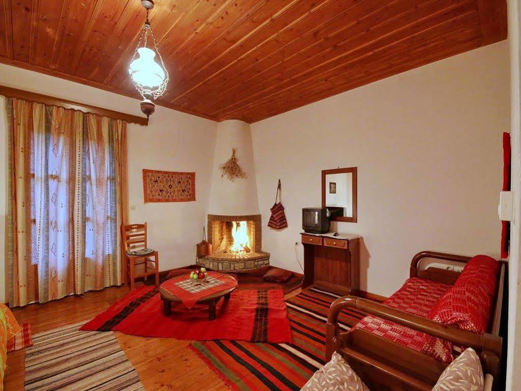 Andrea Sofi Guesthouse Dimitsana Bagian luar foto